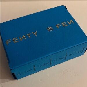 Fenty Parfum - refillable travel set.💕